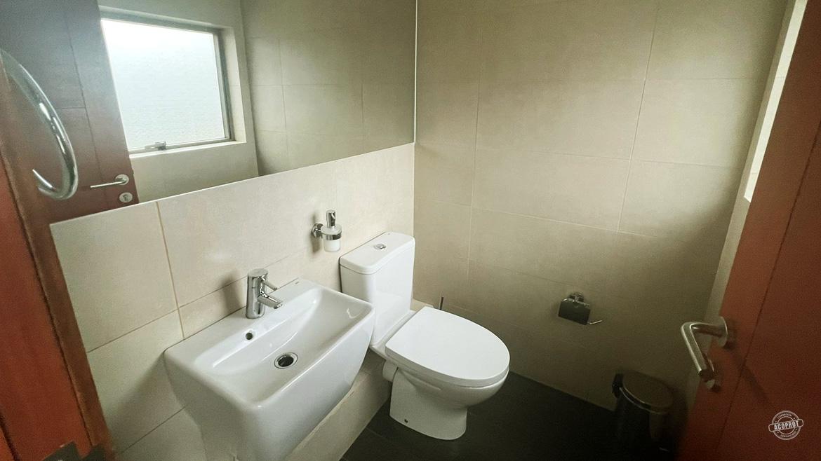 Arrendamos amplia oficina en pleno Centro de Temuco