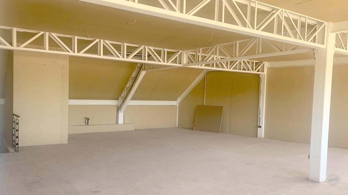 Arrendamos locales comerciales en Centro Comercial Pleiteado.