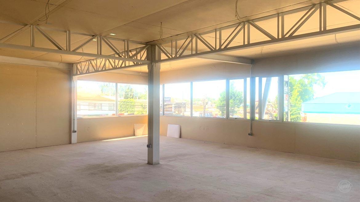 Arrendamos locales comerciales en Centro Comercial Pleiteado.