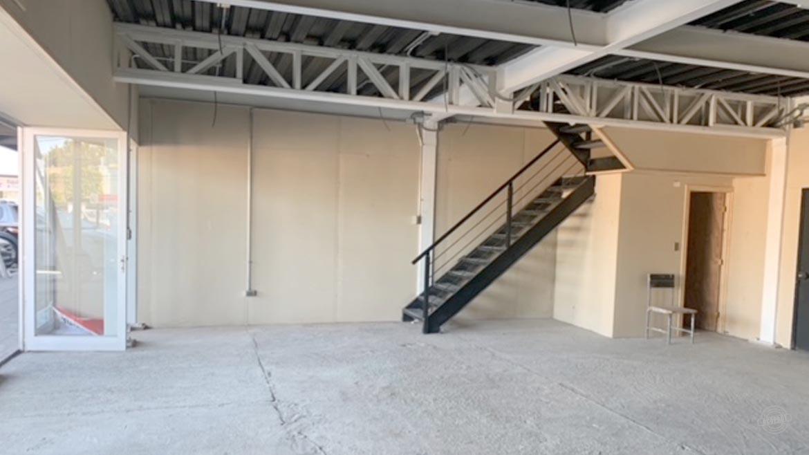 Arrendamos locales comerciales en Centro Comercial Pleiteado.