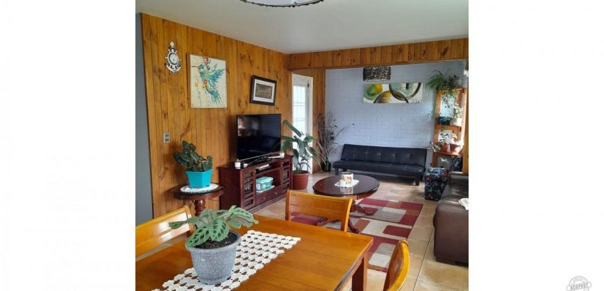 SE VENDE LINDA CASA EN TRANQUILO Y PRIVILEGIADO ENTORNO
