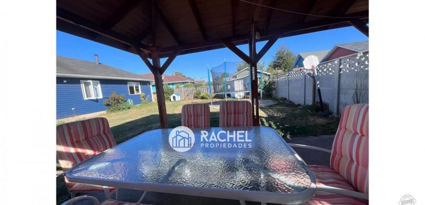 SE VENDE LINDA CASA EN TRANQUILO Y PRIVILEGIADO ENTORNO