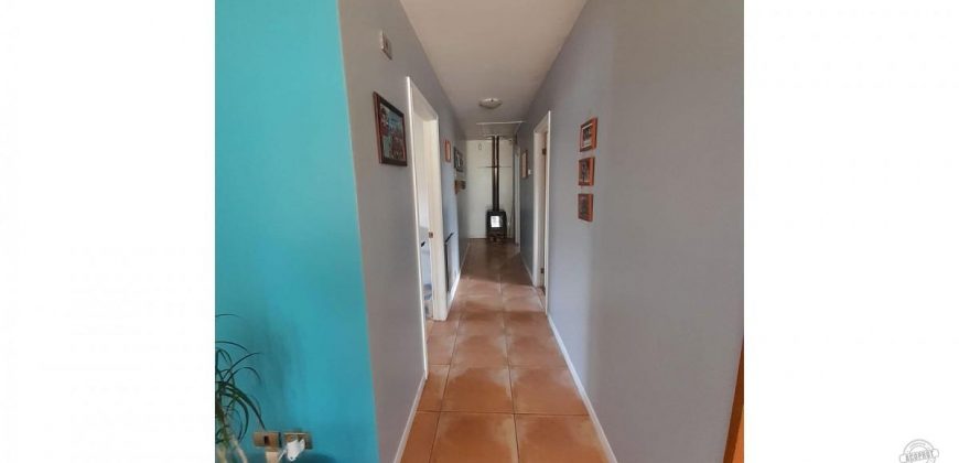 SE VENDE LINDA CASA EN TRANQUILO Y PRIVILEGIADO ENTORNO