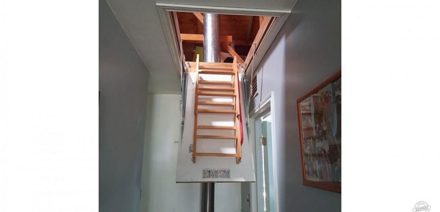 SE VENDE LINDA CASA EN TRANQUILO Y PRIVILEGIADO ENTORNO