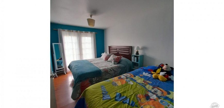 SE VENDE LINDA CASA EN TRANQUILO Y PRIVILEGIADO ENTORNO