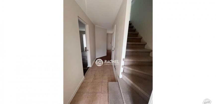 SE ARRIENDA IMPECABLE CASA DE 4D- SECTOR LAS ENCINAS