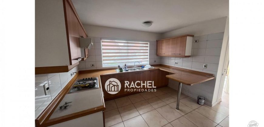 SE ARRIENDA IMPECABLE CASA DE 4D- SECTOR LAS ENCINAS