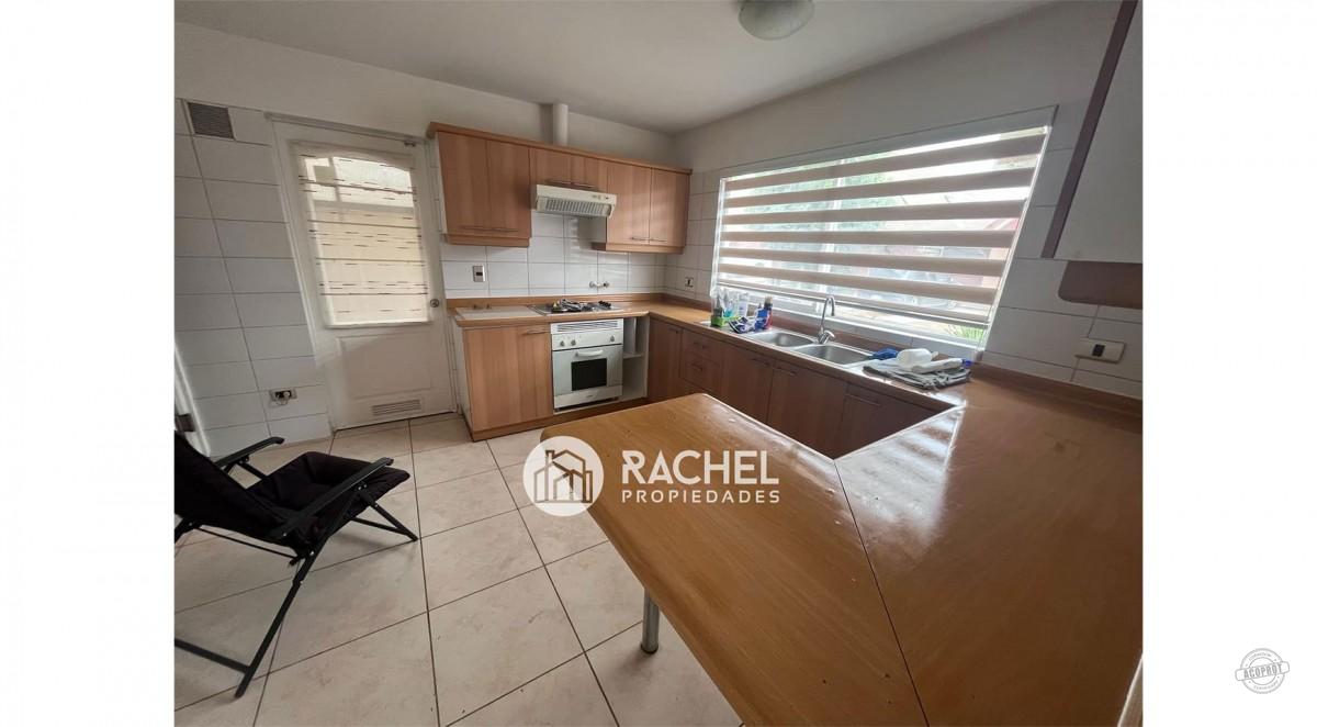 SE ARRIENDA IMPECABLE CASA DE 4D- SECTOR LAS ENCINAS