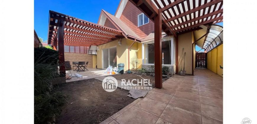 SE ARRIENDA IMPECABLE CASA DE 4D- SECTOR LAS ENCINAS