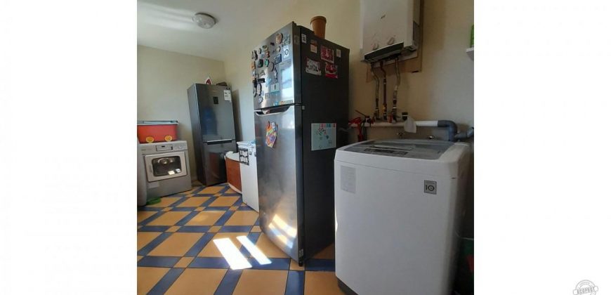 SE VENDE LINDA CASA EN TRANQUILO Y PRIVILEGIADO ENTORNO