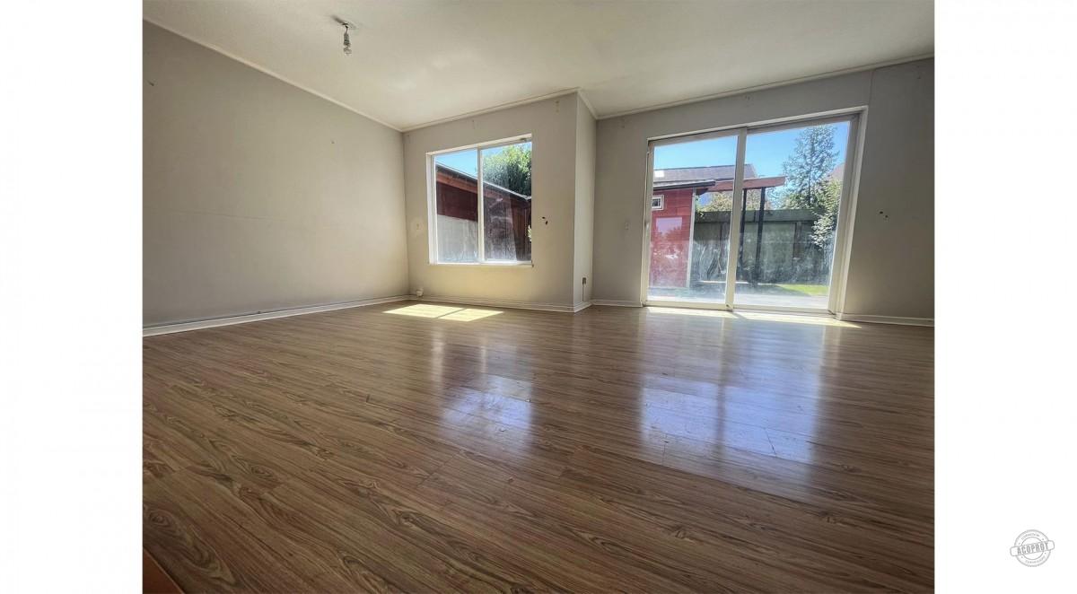 SE ARRIENDA LINDA CASA CON AMPLIO ANTEJARDIN A PASOS COLEGIO PUMAHUE