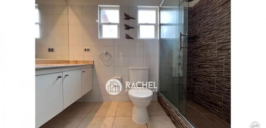 SE ARRIENDA IMPECABLE CASA DE 4D- SECTOR LAS ENCINAS