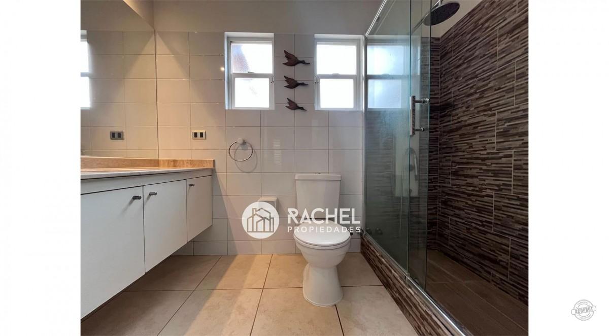 SE ARRIENDA IMPECABLE CASA DE 4D- SECTOR LAS ENCINAS