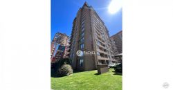 SE ARRIENDA SOLEADO Y CÓMODO DEPARTAMENTO