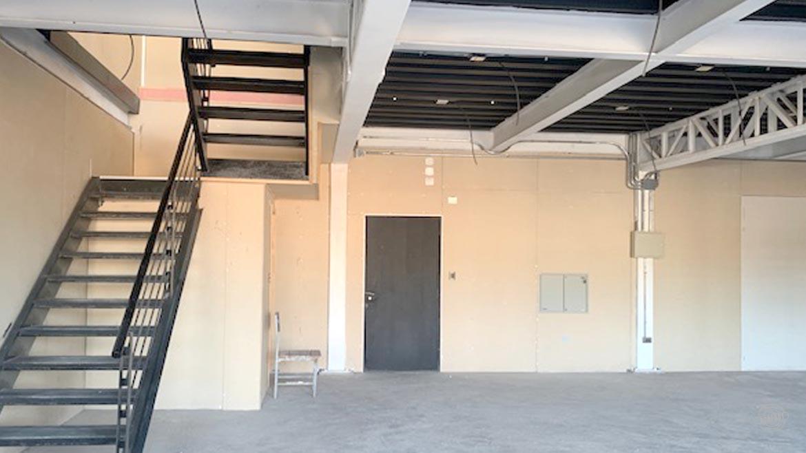 Arrendamos locales comerciales en Centro Comercial Pleiteado.