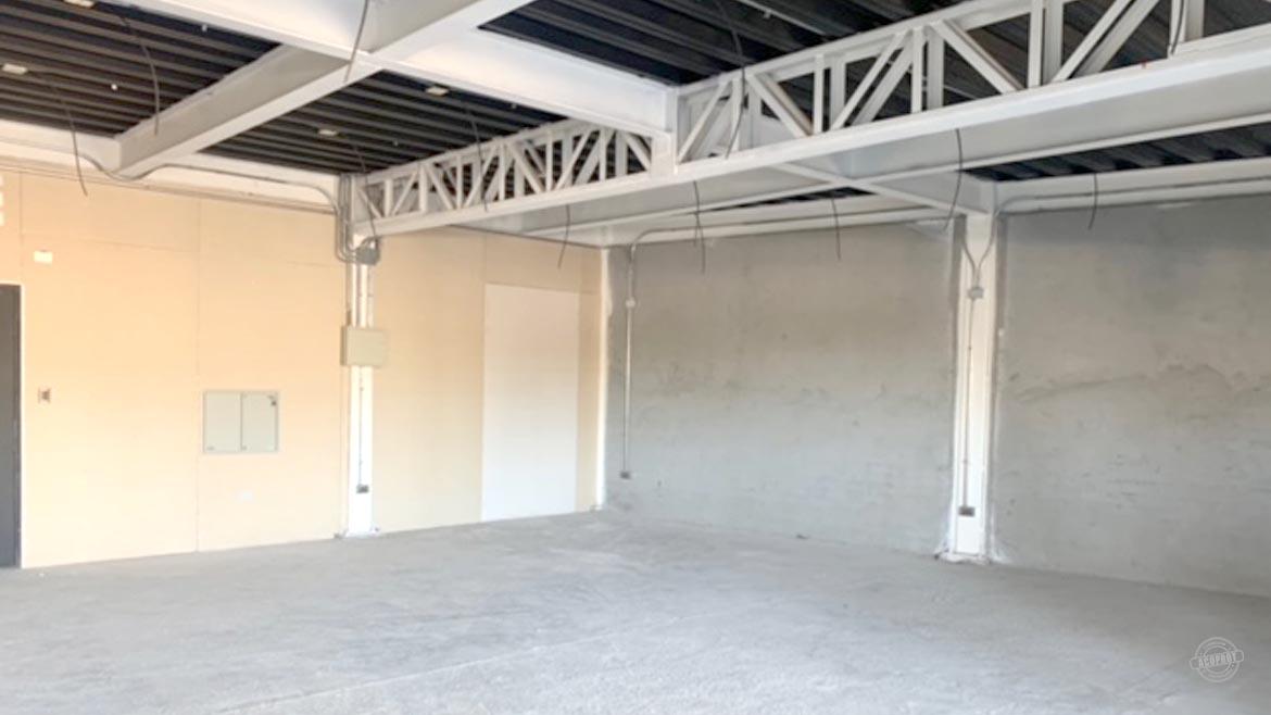 Arrendamos locales comerciales en Centro Comercial Pleiteado.