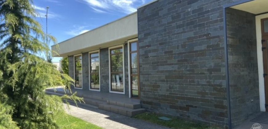 Vendemos amplio departamento en cumbres del sur
