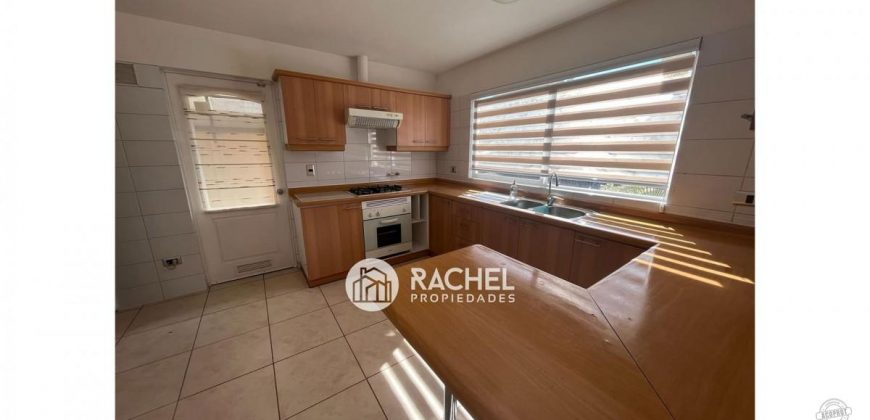 SE ARRIENDA IMPECABLE CASA DE 4D- SECTOR LAS ENCINAS