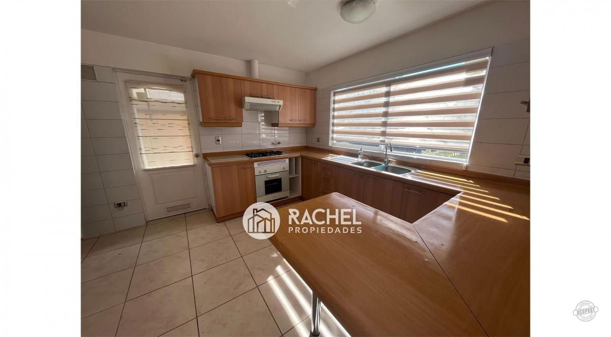 SE ARRIENDA IMPECABLE CASA DE 4D- SECTOR LAS ENCINAS