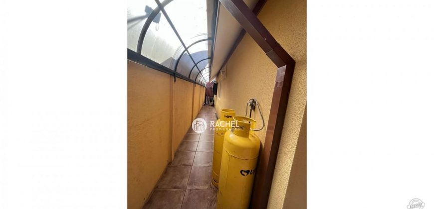 SE ARRIENDA IMPECABLE CASA DE 4D- SECTOR LAS ENCINAS