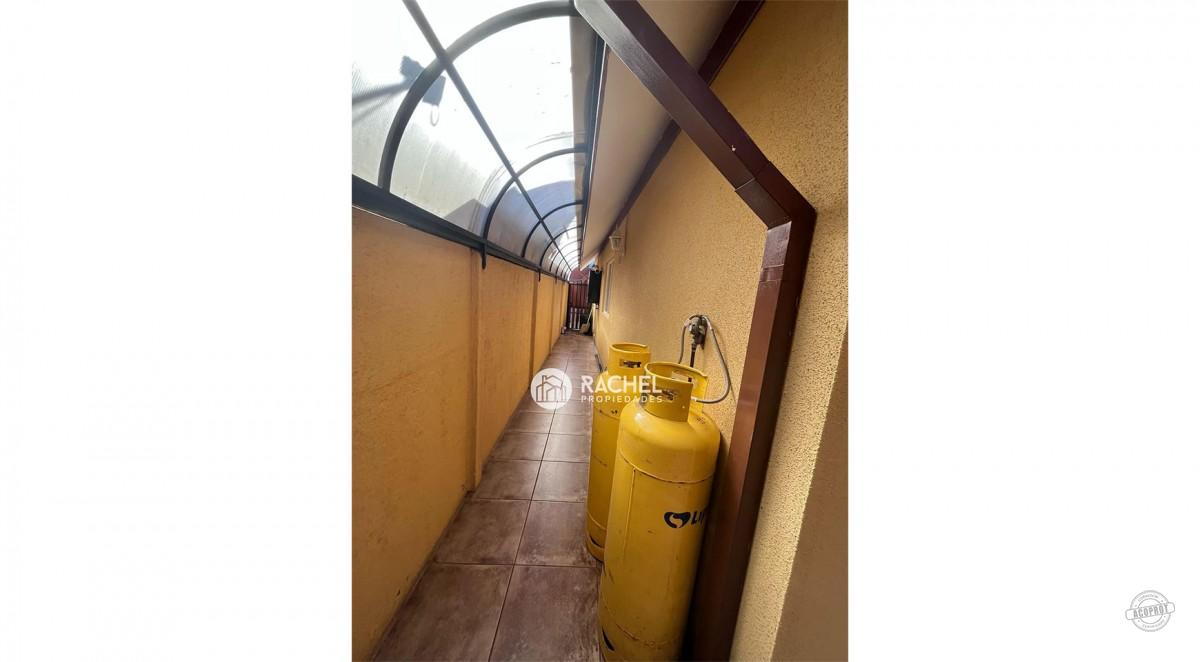 SE ARRIENDA IMPECABLE CASA DE 4D- SECTOR LAS ENCINAS
