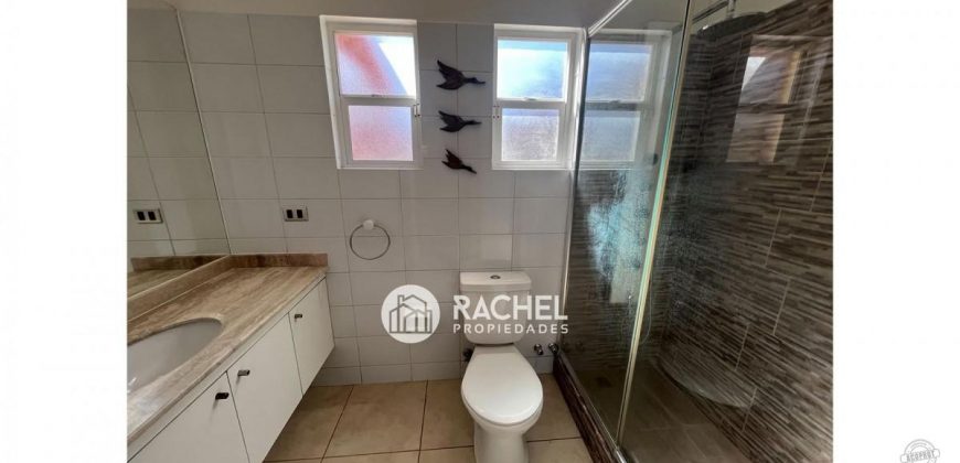 SE ARRIENDA IMPECABLE CASA DE 4D- SECTOR LAS ENCINAS