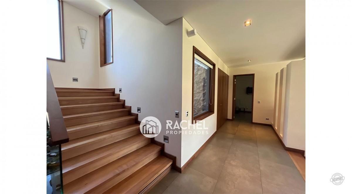 ESPECTACULAR Y MODERNA CASA EN EXCLUSIVO CONDOMINIO