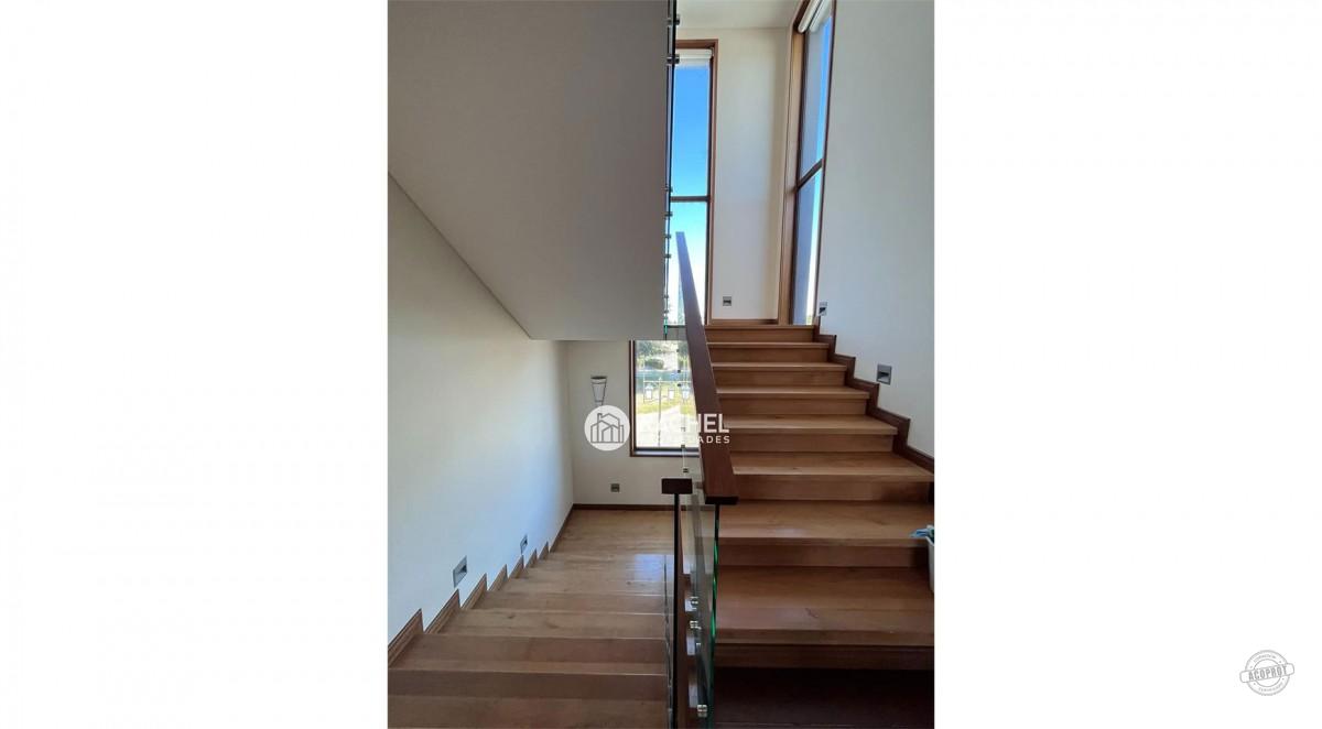 ESPECTACULAR Y MODERNA CASA EN EXCLUSIVO CONDOMINIO