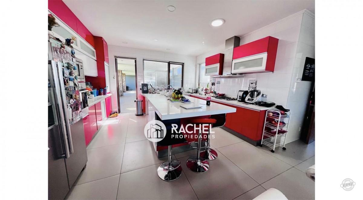 ESPECTACULAR Y MODERNA CASA EN EXCLUSIVO CONDOMINIO