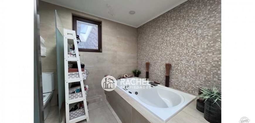 ESPECTACULAR Y MODERNA CASA EN EXCLUSIVO CONDOMINIO