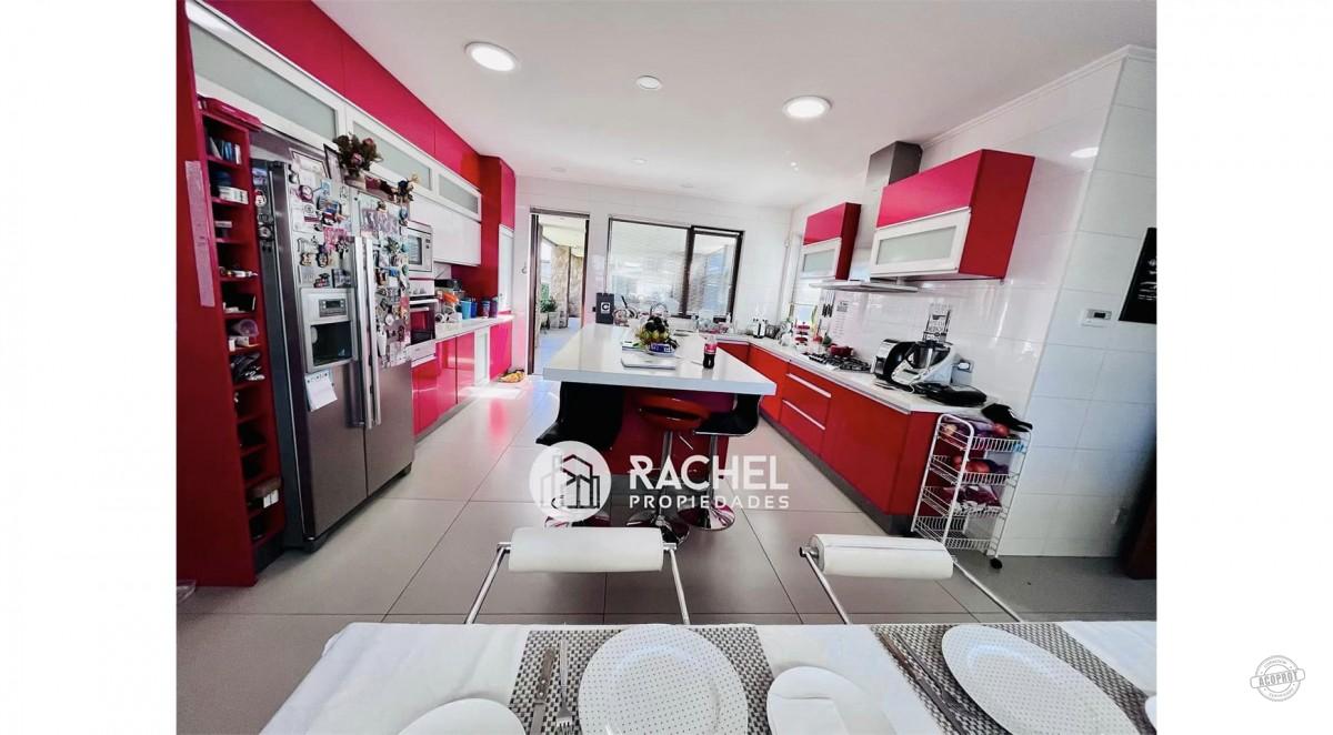 ESPECTACULAR Y MODERNA CASA EN EXCLUSIVO CONDOMINIO