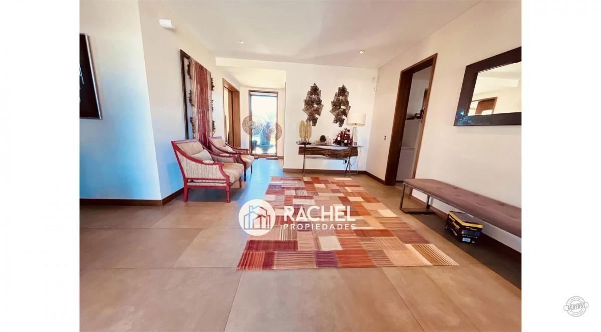 ESPECTACULAR Y MODERNA CASA EN EXCLUSIVO CONDOMINIO