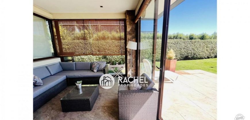 ESPECTACULAR Y MODERNA CASA EN EXCLUSIVO CONDOMINIO