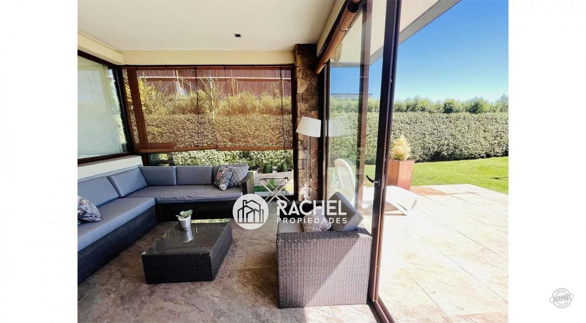 ESPECTACULAR Y MODERNA CASA EN EXCLUSIVO CONDOMINIO