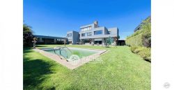 ESPECTACULAR Y MODERNA CASA EN EXCLUSIVO CONDOMINIO