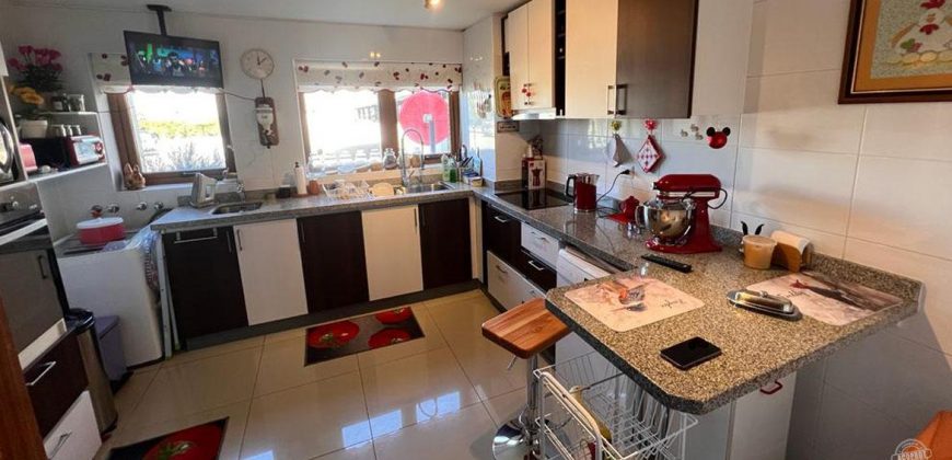 Vendemos amplio departamento en cumbres del sur