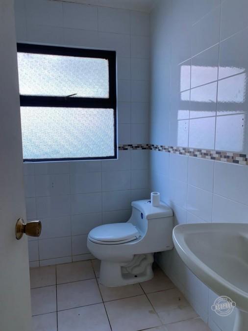 Se vende propiedad esquina ubicada en calle Prieto Norte