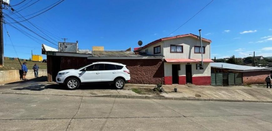 SE VENDE CASA DE ESQUINA PEDRO DE VALDIVIA