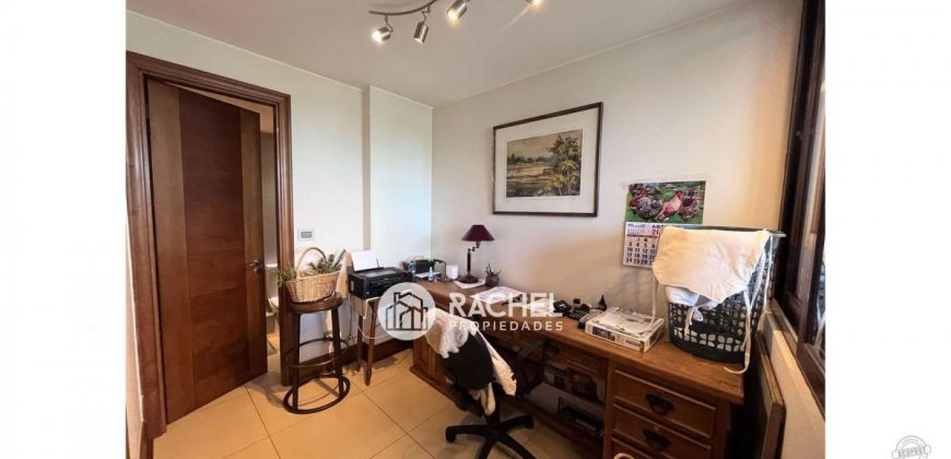 EN VENTA IMPECABLE DEPARTAMENTO EN EDIFICIO VERGEL