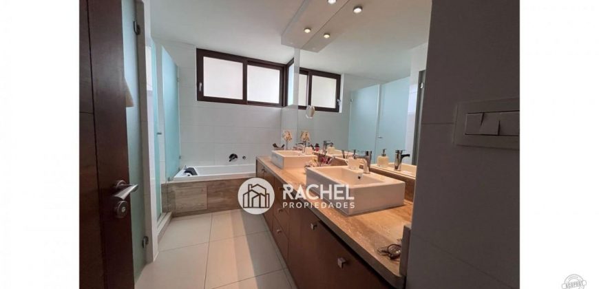 EN VENTA IMPECABLE DEPARTAMENTO EN EDIFICIO VERGEL