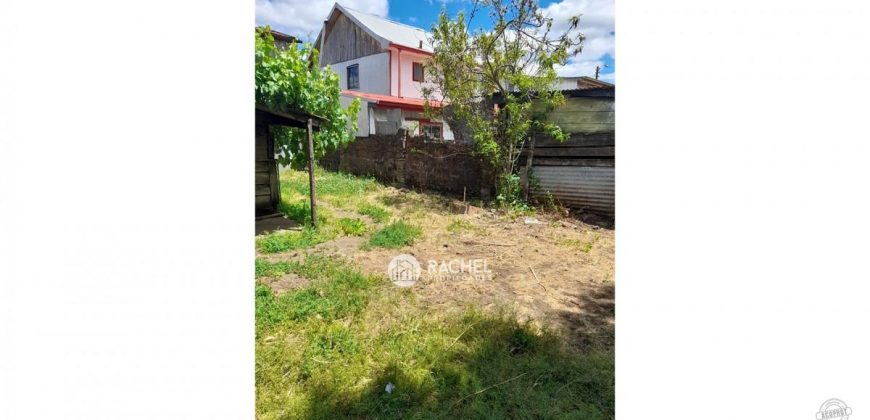 EN VENTA TERRENO CON CASA DE 2 PISOS EN CALLE ECUADOR, PUEBLO NUEVO
