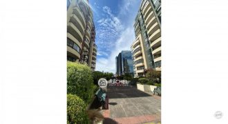 SE VENDE EXCELENTE DEPARTAMENTO CONDOMINIO PLAZA HOCHSTETTER
