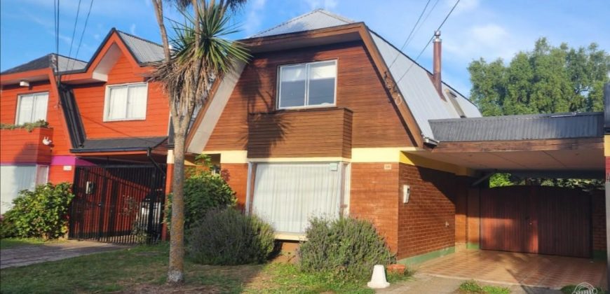 Vende, hermosa casa en Villa Juan Pablo II.