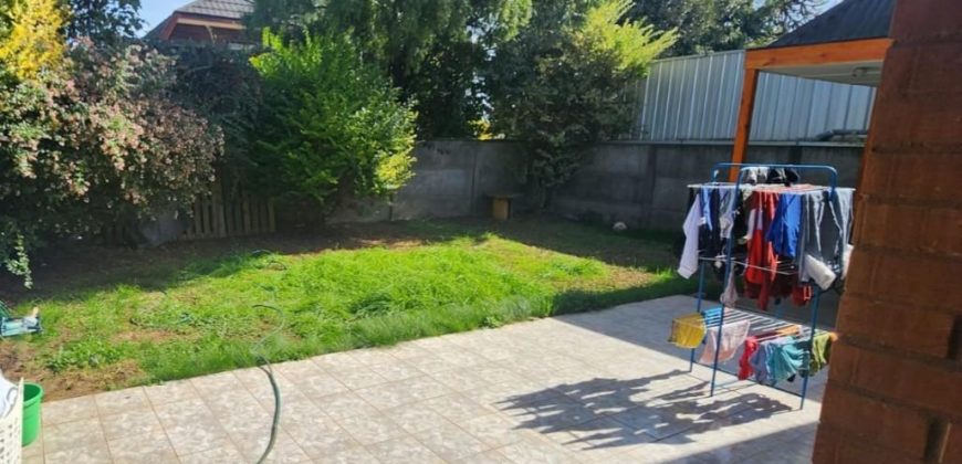 Vende, hermosa casa en Villa Juan Pablo II.