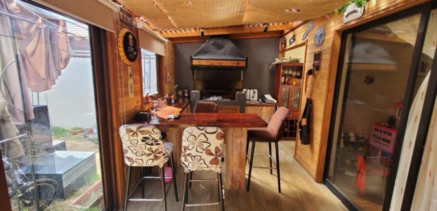 SE VENDE CASA EN ARBOLEDA DEL PORTAL
