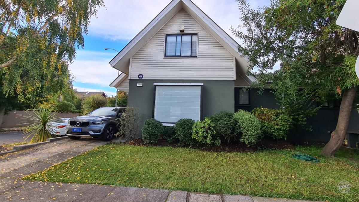 SE VENDE HERMOSA CASA EN LOMAS DE MIRASUR