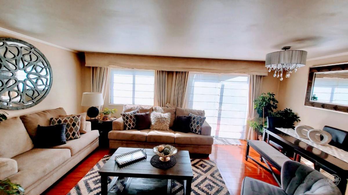 SE VENDE HERMOSA CASA EN LOMAS DE MIRASUR