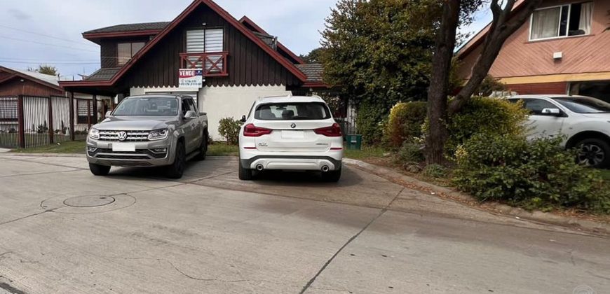 Vendemos cómoda casa de dos pisos en sector Los Pablos