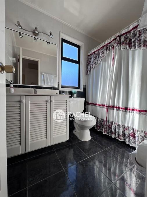SE VENDE GRAN CASA SECTOR BARRIO INGLÉS