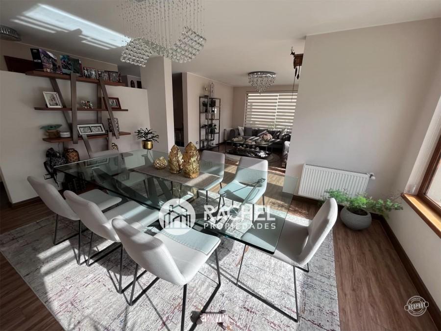 SE VENDE MODERNA Y LUMINOSA CASA MEDITERRÁNEA